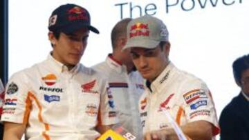 Márquez y Pedrosa, los dos puntales de HRC, en la presentación de su programa 2014.