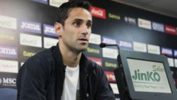 Jonás, delantero brasileño del Valencia, confía en hacer un buen partido en el Calderón ante un Atléti que "está muy fuerte"