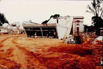 De 1983 a 1988 se llevó a cabo la construcción de dos nuevas líneas: La 6 (Roja) y la 7 (Naranja)