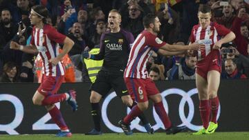 Partido de los grandes en el Camp Nou: dos goles, tres expulsados, un penalti fallado y muchas ocasiones del Atl&eacute;tico al limbo. El Bar&ccedil;a aguant&oacute; y ya est&aacute; en la final.