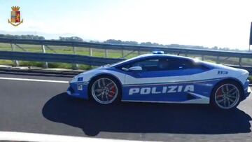 La polic¨ªa italiana usa su Lamborghini para transportar un ri?¨®n en tiempo r¨¦cord