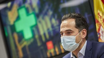 El vicepresidente, consejero de Deportes, Transparencia y portavoz del Gobierno de la Comunidad de Madrid, Ignacio Aguado, durante una reunión con representantes del Ministerio de Sanidad, en Madrid (España), a 15 de diciembre de 2020. Durante la reunión el Ejecutivo madrileño y el de Gobierno abordan la actualidad epidemiológica de Madrid y la situación actual de la petición de realización de test antígenos en las farmacias madrileñas.
15 DICIEMBRE 2020;MINISTERIO DE SANIDAD;IGNACIO AGUADO;MADRID;COMUNIDAD DE MADRID;CORONAVIRUS;
EUROPA PRESS/J. Hellín. POOL
15/12/2020