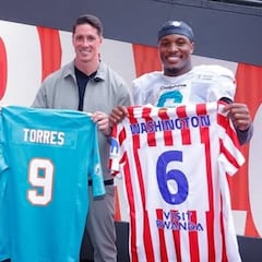 Miami Dolphins receiver returns to Madrid stadium to meet legend who sparked his NFL dream