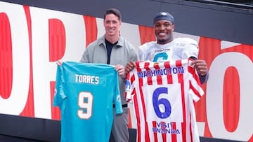 Malik Washington with Fernando Torres