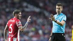 Who is Daniel Siebert, the referee for PSG - Girona in the Champions League today?