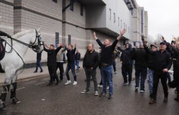 Pelea entre los seguidores del Tottenham y el Millwall
