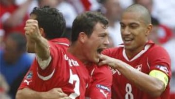 <b>INGLATERRA 2 - SUIZA 2</b>.