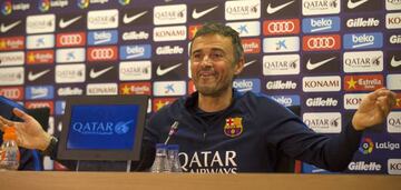 Luis Enrique relaxed at the Osasuna vs F.C: Barcelona press conference.