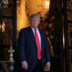 ¿Por qué está siendo investigado Donald Trump según la orden de registro del FBI?