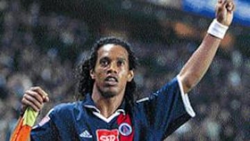 <B>MANZANA DE LA DISCORDIA</B>. El futuro de Ronaldinho es una incógnita. Lo único seguro es que no seguirá en París.