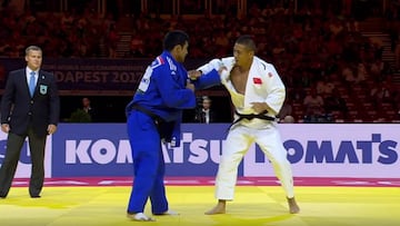 Alonso Wong, en acción ante el chino Saiyinjirigala