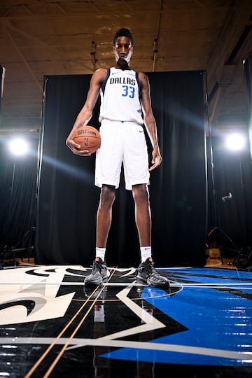 Jamarion Sharp (Dallas Mavericks).