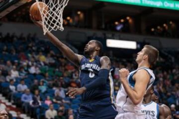 JaMychal Green y Nemanja Bjelica.