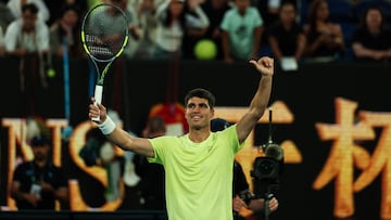 Tennis - Australian Open - Melbourne Park, Melbourne, Australia - January 15, 2026 Spain's Carlos Alcaraz celebrates winning his exhibition match against Australia's Alex De Minaur REUTERS/Hollie Adams