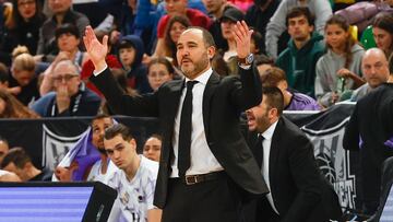 BILBAO, 27/12/2022.- El entrenador del Real Madrid, Chus Mateo, durante el encuentro de Liga Endesa ante el Bilbao Basket, este martes en el Bilbao Arena. EFE/Miguel Toña