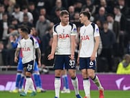LONDON (United Kingdom), 05/03/2026.- Tottenham Hotspur's Micky van de Ven (L) interacts with teammate Joao Palhinha during the English Premier League soccer match of Tottenham Hotspur against Crystal Palace, in London, Britain, 05 March 2026. (Reino Unido, Londres) EFE/EPA/DANIEL HAMBURY EDITORIAL USE ONLY. No use with unauthorized audio, video, data, fixture lists, club/league logos, 'live' services or NFTs. Online in-match use limited to 120 images, no video emulation. No use in betting, games or single club/league/player publications.
