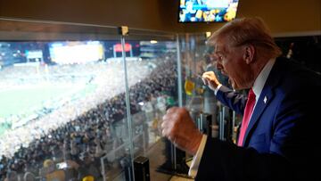 Former president Donald Trump was in attendance for the Pittsburgh Steelers vs New York Jets game on Sunday and not everyone was excited about that.