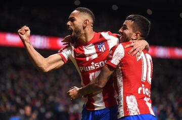 Matheus Cunha celebrando su gol 