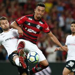 Uribe lucha en Flamengo, pero le faltan los goles