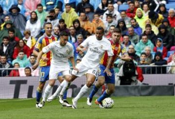 Lucas Vázquez y Danilo presionados por Siqueira.