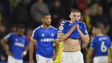 Soccer Football - Premier League - Watford v Everton - Vicarage Road, Watford, Britain - May 11, 2022 Everton's Vitaliy Mykolenko after the match REUTERS/Tony Obrien EDITORIAL USE ONLY. No use with unauthorized audio, video, data, fixture lists, club