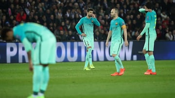 Football Soccer - Paris St Germain v Barcelona - UEFA Champions League Round of 16 First Leg - Parc Des Princes, Paris, France - 14/2/17 Barcelona's Gerard Pique, Andres Iniesta and Sergio Busquets look dejected Reuters / Christian Hartmann Livepic