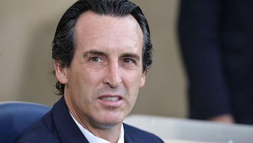 Villarreal's Spanish coach Unai Emery attends the Spanish League football match between Villarreal CF and Real Betis at La Ceramica stadium in Vila-real on October 3, 2021. (Photo by JOSE JORDAN / AFP)