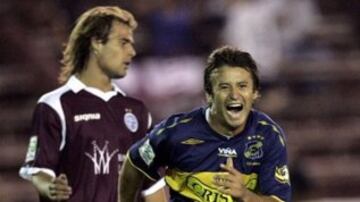 El Everton de Nelson Acosta fue el primer equipo chileno en ganar en Argentina, tras derrotar a Lanús en 2009.