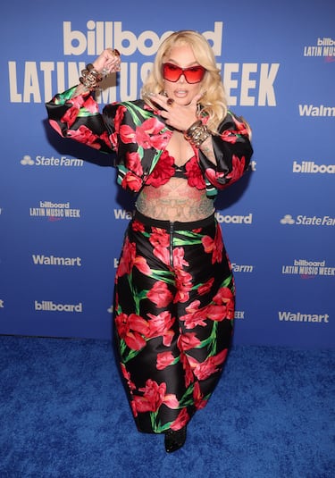 Ivy Queen posa en la alfombra roja de los Billboard Latin Music Week 2025 celebrados en Miami.