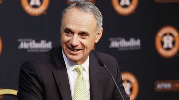 Manfred insiste en llevar juegos de temporada a México