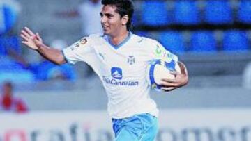 <b>ARTILLERO EN LA ELITE. </b>Ángel Rodríguez ya ha marcado en Primera División frente al Valladolid y en el Helidoro lo adoran.