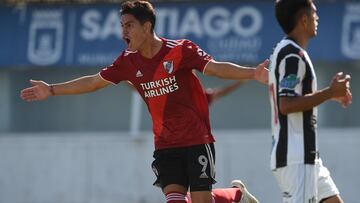 Delantero colombiano de la reserva de River Plate, Flabián Londoño Bedoya.