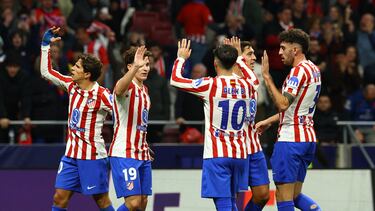 Los jugadores del Atlético celebran el tanto de Julián Alvarez.