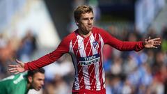 Griezmann corre al banquillo para celebrar su gol al M&aacute;laga. 