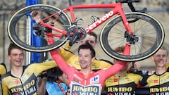 El ciclista del Jumbo-Visma logró vencer el pasado domingo 5 de septiembre su tercera Vuelta a España consecutiva, algo que antes solo había conseguido el suizo Tony Rominger. Además, Roglic, que en octubre cumplirá 32 años, consiguió la medalla de oro en los Juegos Olímpicos de Tokio en la prueba de contrarreloj, y puede presumir de haber sido tercero en el Giro de Italia (2019), segundo en el Tour de Francia y campeón de varias Clásicas y vueltas menores.