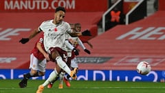 Aubameyang strike enough for Arsenal to see off United