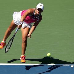 Barty y Konta siguen con paso firme; Pliskova se deja un set