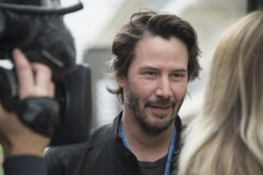 Keanu Reeves mostrará qué pasa en un avión en el que no funciona el sistema de entretenimiento en su próxima película