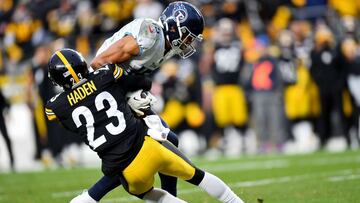 Los Pittsburgh Steelers anotaron tres field goals en el &uacute;ltimo cuarto para vencer a los Tennessee Titans y mantener vivas sus esperanzas de playoffs.