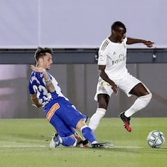 Iturralde, tajante: "Ximo derriba a Mendy con la rodilla"