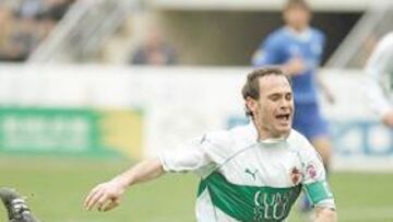 <b>PENALTI. </b>Nino cae ante la salida de Tete y el árbitro señaló la pena máxima. Fue el 1-0 a favor del Elche.+Elchje