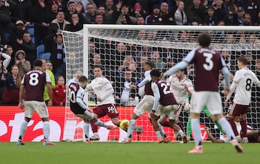 Emery dinamita la Premier