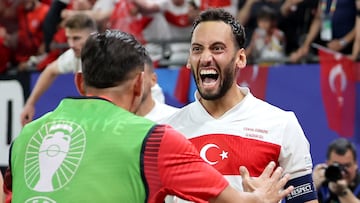 Hamburg (Germany), 26/06/2024.- Hakan Calhanoglu of Turkey celebrates after scoring the opening goal during the UEFA EURO 2024 group F soccer match between Czech Republic and Turkey, in Hamburg, Germany, 26 June 2024. (Rep¨²blica Checa, Alemania, Turqu¨ªa, Hamburgo) EFE/EPA/ABEDIN TAHERKENAREH