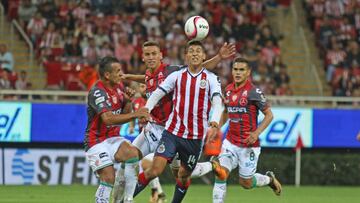 El campeón Chivas sigue sin ganar: empata con Necaxa