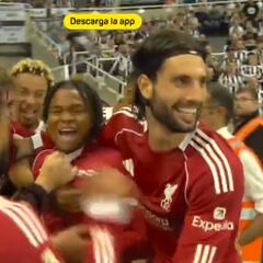 De no creer: un niño de 16 años le da la victoria al Liverpool con este golazo en el 100′