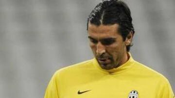 Buffon vuelve a entrenarse después de seis meses