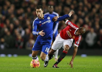 Futbolista belga. Juega como centrocampista ofensivo o extremo en el Chelsea de la Premier League.