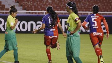 Tatiana Castañeda celebra gol con DIM en Libertadores
