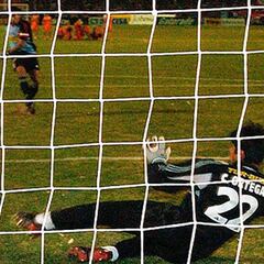 Las 3 singularidades del título de la U en el Apertura 2004