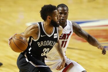 Basketball - NBA Global Games - Brooklyn Nets v Miami Heat - Arena Mexico, Mexico City, Mexico December 9, 2017. Allen Crabbe of Brooklyn Nets and Dion Waiters of Miami Heat  in action. REUTERS/Edgard Garrido